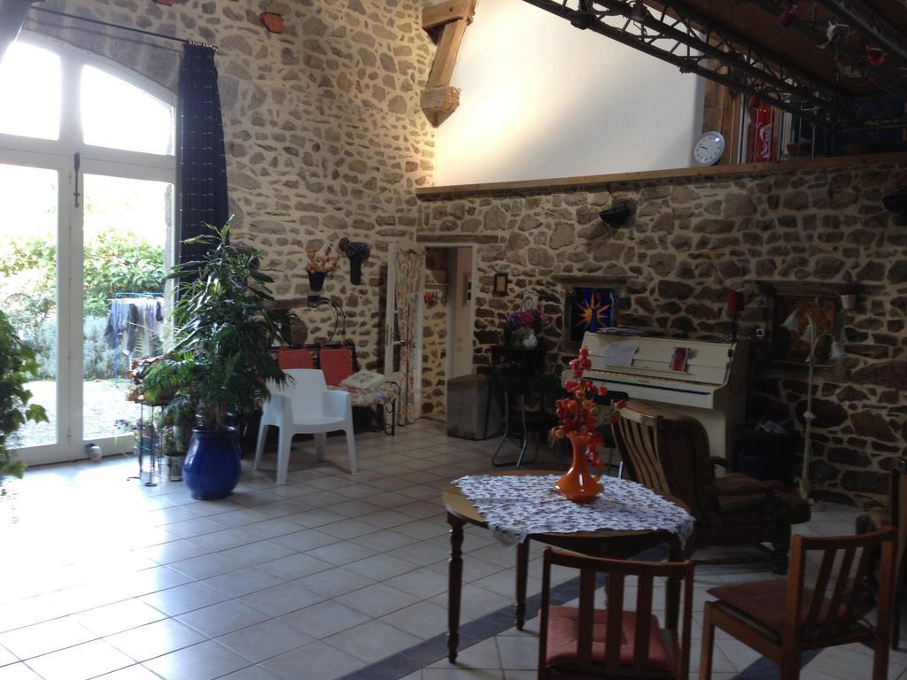 Bed and Breakfast Le Pigeonnier De Quarré Exterior foto